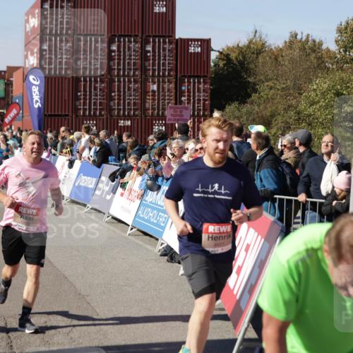03.10.2025 - Köhlbrandbrückenlauf Jannik Wohlers http://msf.ph/oto/9097304 03.10.2025 13:21:16 Ziel 4363, 4379, 4393, 4601, 4749, 4838, 4846, 5265, 5450, 5618, 5746, 5873, 5878, 5882, 5883, 6262, 6282, 6602, 6756 meine-sportfotos.de