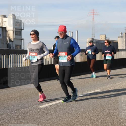 03.10.2025 - Köhlbrandbrückenlauf Lena Gebhardt http://msf.ph/oto/9097310 03.10.2025 10:10:12 Position 2 2466, 2248 meine-sportfotos.de