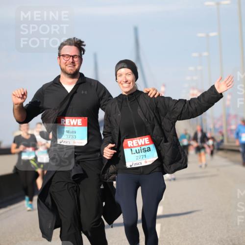 03.10.2025 - Köhlbrandbrückenlauf Jannik Wohlers http://msf.ph/oto/9097326 03.10.2025 10:15:53 Position 3 3733, 2771 meine-sportfotos.de