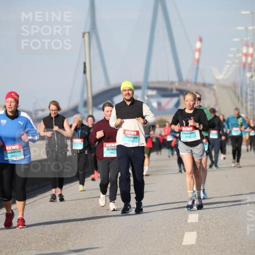 03.10.2025 - Köhlbrandbrückenlauf Jannik Wohlers http://msf.ph/oto/9097344 03.10.2025 10:15:57 Position 3 1981, 2558, 1729, 3080, 1982 meine-sportfotos.de