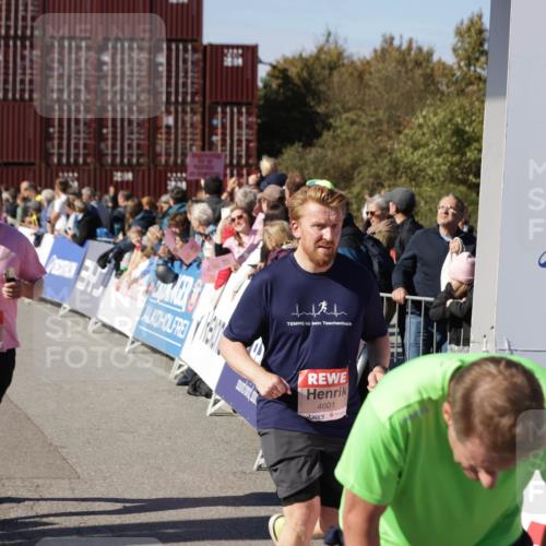 03.10.2025 - Köhlbrandbrückenlauf Jannik Wohlers http://msf.ph/oto/9097356 03.10.2025 13:21:16 Ziel 4363, 4379, 4393, 4601, 4749, 4838, 4846, 5265, 5450, 5618, 5746, 5873, 5878, 5882, 5883, 6262, 6282, 6602, 6756 meine-sportfotos.de