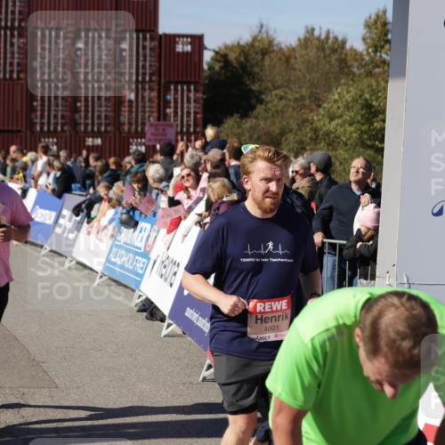 03.10.2025 - Köhlbrandbrückenlauf Jannik Wohlers http://msf.ph/oto/9097364 03.10.2025 13:21:16 Ziel 4363, 4379, 4393, 4601, 4749, 4838, 4846, 5265, 5450, 5618, 5746, 5873, 5878, 5882, 5883, 6262, 6282, 6602, 6756 meine-sportfotos.de