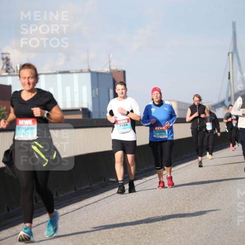 03.10.2025 - Köhlbrandbrückenlauf Jannik Wohlers http://msf.ph/oto/9097379 03.10.2025 10:15:59 Position 3 1981, 1729 meine-sportfotos.de