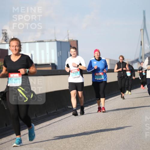 03.10.2025 - Köhlbrandbrückenlauf Jannik Wohlers http://msf.ph/oto/9097383 03.10.2025 10:15:59 Position 3 2558 meine-sportfotos.de