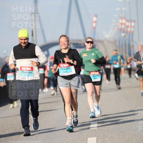03.10.2025 - Köhlbrandbrückenlauf Jannik Wohlers http://msf.ph/oto/9097407 03.10.2025 10:16:02 Position 3 1729, 2558 meine-sportfotos.de