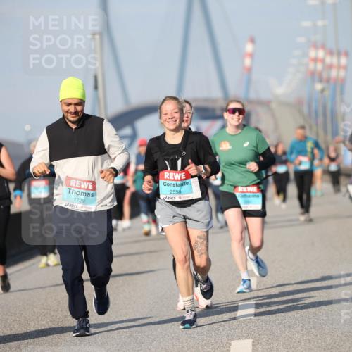 03.10.2025 - Köhlbrandbrückenlauf Jannik Wohlers http://msf.ph/oto/9097415 03.10.2025 10:16:02 Position 3 1729, 2558 meine-sportfotos.de