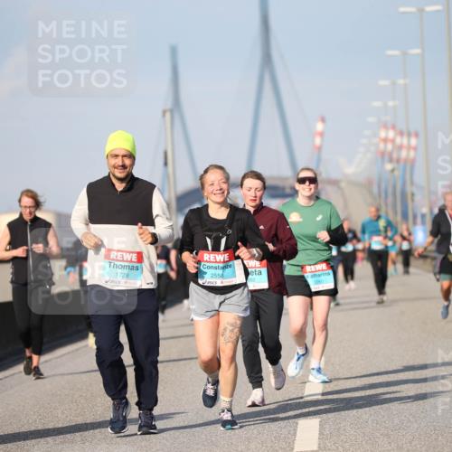 03.10.2025 - Köhlbrandbrückenlauf Jannik Wohlers http://msf.ph/oto/9097426 03.10.2025 10:16:03 Position 3 1729, 2558, 982, 2260 meine-sportfotos.de