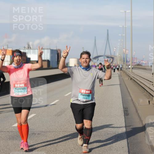 03.10.2025 - Köhlbrandbrückenlauf Jannik Wohlers http://msf.ph/oto/9097432 03.10.2025 10:18:07 Position 3 2612, 2613 meine-sportfotos.de