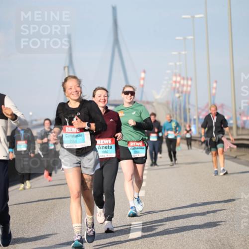 03.10.2025 - Köhlbrandbrückenlauf Jannik Wohlers http://msf.ph/oto/9097446 03.10.2025 10:16:05 Position 3 1729, 2558, 1982, 2260 meine-sportfotos.de