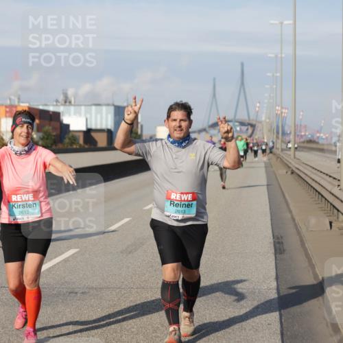 03.10.2025 - Köhlbrandbrückenlauf Jannik Wohlers http://msf.ph/oto/9097451 03.10.2025 10:18:07 Position 3 2612, 2613 meine-sportfotos.de