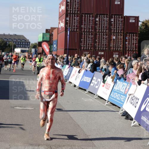 03.10.2025 - Köhlbrandbrückenlauf Jannik Wohlers http://msf.ph/oto/9097453 03.10.2025 13:22:24 Ziel 4239, 5072, 5235, 5272, 5400, 5401, 5720, 5851, 5929, 6188, 6531 meine-sportfotos.de