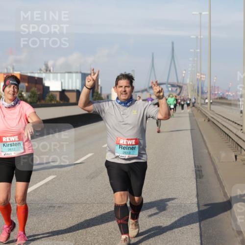 03.10.2025 - Köhlbrandbrückenlauf Jannik Wohlers http://msf.ph/oto/9097454 03.10.2025 10:18:07 Position 3 2612, 2613 meine-sportfotos.de