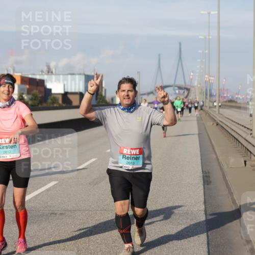 03.10.2025 - Köhlbrandbrückenlauf Jannik Wohlers http://msf.ph/oto/9097461 03.10.2025 10:18:07 Position 3 2612, 2613 meine-sportfotos.de