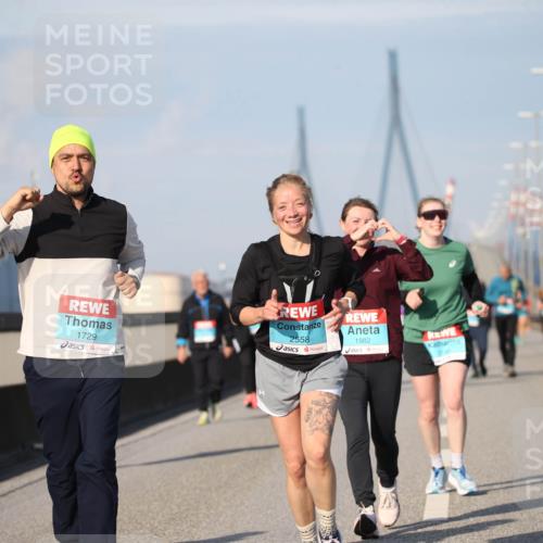 03.10.2025 - Köhlbrandbrückenlauf Jannik Wohlers http://msf.ph/oto/9097469 03.10.2025 10:16:06 Position 3 1729, 1982, 2558 meine-sportfotos.de