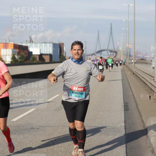 03.10.2025 - Köhlbrandbrückenlauf Jannik Wohlers http://msf.ph/oto/9097475 03.10.2025 10:18:08 Position 3 2612, 2613 meine-sportfotos.de