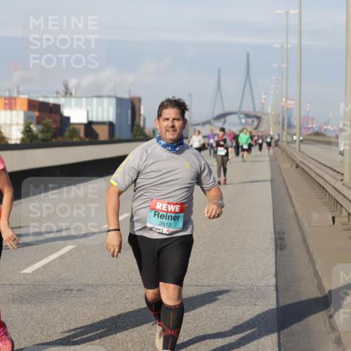 03.10.2025 - Köhlbrandbrückenlauf Jannik Wohlers http://msf.ph/oto/9097485 03.10.2025 10:18:08 Position 3 2612, 2613 meine-sportfotos.de