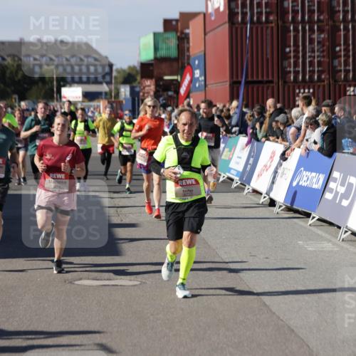 03.10.2025 - Köhlbrandbrückenlauf Jannik Wohlers http://msf.ph/oto/9097488 03.10.2025 13:22:31 Ziel 4481, 4482, 4508, 5213, 5214, 5272, 5839, 5851, 5929, 5982, 6188, 6300, 6413, 6733 meine-sportfotos.de