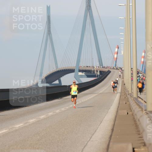 03.10.2025 - Köhlbrandbrückenlauf Lena Gebhardt http://msf.ph/oto/9097491 03.10.2025 09:33:52 Position 2  meine-sportfotos.de