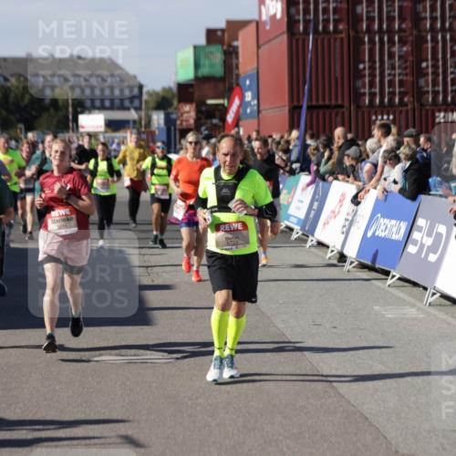 03.10.2025 - Köhlbrandbrückenlauf Jannik Wohlers http://msf.ph/oto/9097514 03.10.2025 13:22:31 Ziel 4481, 4482, 4508, 5213, 5214, 5272, 5839, 5851, 5929, 5982, 6188, 6300, 6413, 6733 meine-sportfotos.de