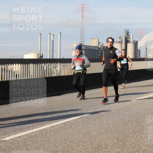 03.10.2025 - Köhlbrandbrückenlauf Lena Gebhardt http://msf.ph/oto/9097518 03.10.2025 10:10:14 Position 2  meine-sportfotos.de