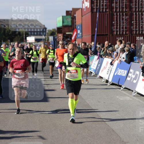 03.10.2025 - Köhlbrandbrückenlauf Jannik Wohlers http://msf.ph/oto/9097532 03.10.2025 13:22:31 Ziel 4481, 4482, 4508, 5213, 5214, 5272, 5839, 5851, 5929, 5982, 6188, 6300, 6413, 6733 meine-sportfotos.de