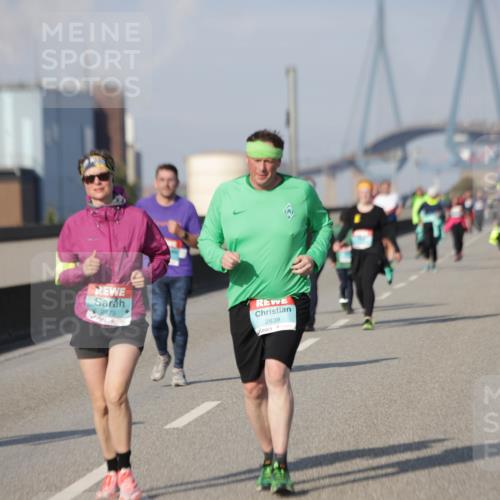 03.10.2025 - Köhlbrandbrückenlauf Jannik Wohlers http://msf.ph/oto/9097543 03.10.2025 10:18:26 Position 3 2479, 2839 meine-sportfotos.de