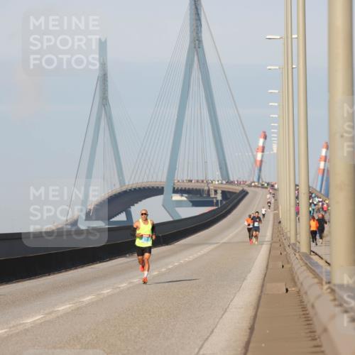 03.10.2025 - Köhlbrandbrückenlauf Lena Gebhardt http://msf.ph/oto/9097560 03.10.2025 09:33:54 Position 2  meine-sportfotos.de