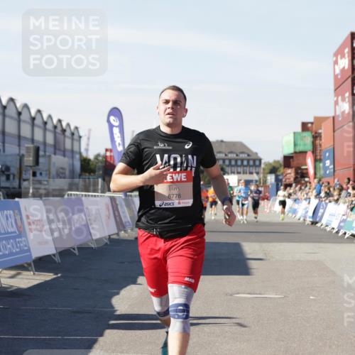 03.10.2025 - Köhlbrandbrückenlauf Jannik Wohlers http://msf.ph/oto/9097562 03.10.2025 12:56:03 Ziel 4041, 5966, 6778 meine-sportfotos.de