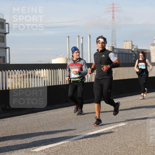 03.10.2025 - Köhlbrandbrückenlauf Lena Gebhardt http://msf.ph/oto/9097567 03.10.2025 10:10:15 Position 2 4, 172 meine-sportfotos.de