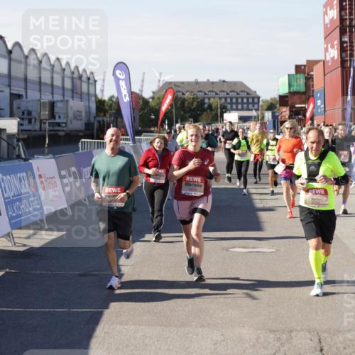 03.10.2025 - Köhlbrandbrückenlauf Jannik Wohlers http://msf.ph/oto/9097573 03.10.2025 13:22:32 Ziel 4481, 4482, 4508, 5122, 5125, 5213, 5214, 5272, 5839, 5851, 5928, 5929, 5933, 5982, 6188, 6300, 6413, 6733 meine-sportfotos.de