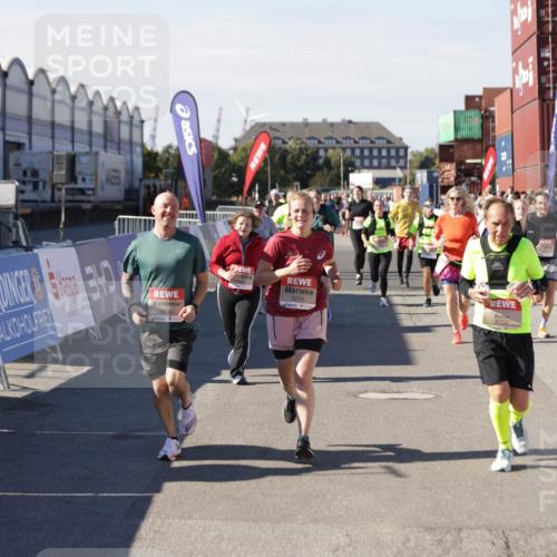 03.10.2025 - Köhlbrandbrückenlauf Jannik Wohlers http://msf.ph/oto/9097582 03.10.2025 13:22:32 Ziel 4481, 4482, 4508, 5122, 5125, 5213, 5214, 5272, 5839, 5851, 5928, 5929, 5933, 5982, 6188, 6300, 6413, 6733 meine-sportfotos.de