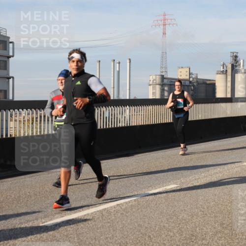 03.10.2025 - Köhlbrandbrückenlauf Lena Gebhardt http://msf.ph/oto/9097589 03.10.2025 10:10:16 Position 2  meine-sportfotos.de