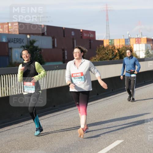 03.10.2025 - Köhlbrandbrückenlauf Jannik Wohlers http://msf.ph/oto/9097607 03.10.2025 10:18:28 Position 3 2547, 2199, 2479 meine-sportfotos.de