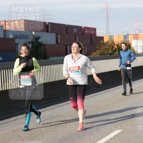 03.10.2025 - Köhlbrandbrückenlauf Jannik Wohlers http://msf.ph/oto/9097619 03.10.2025 10:18:28 Position 3 2547, 2199 meine-sportfotos.de