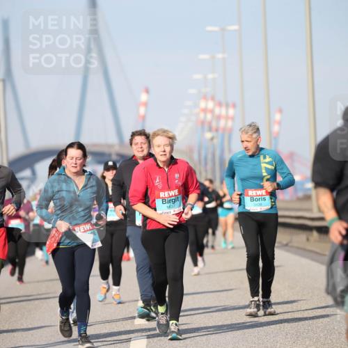 03.10.2025 - Köhlbrandbrückenlauf Jannik Wohlers http://msf.ph/oto/9097641 03.10.2025 10:16:16 Position 3 1256, 1837, 3438 meine-sportfotos.de