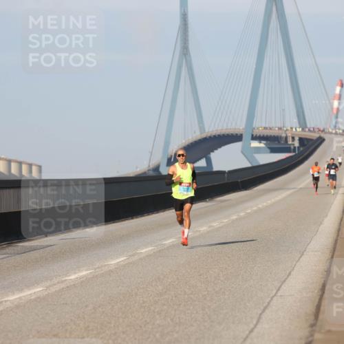 03.10.2025 - Köhlbrandbrückenlauf Lena Gebhardt http://msf.ph/oto/9097647 03.10.2025 09:33:58 Position 2  meine-sportfotos.de