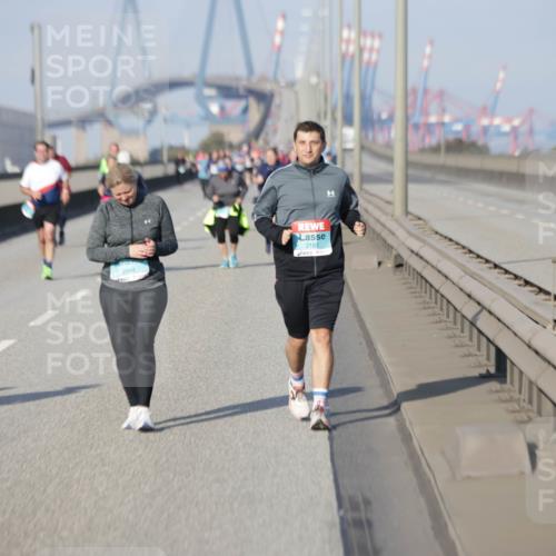 03.10.2025 - Köhlbrandbrückenlauf Jannik Wohlers http://msf.ph/oto/9097655 03.10.2025 10:18:36 Position 3 2548, 2182 meine-sportfotos.de