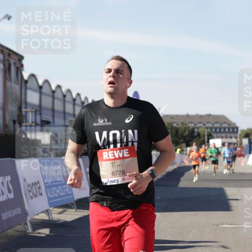 03.10.2025 - Köhlbrandbrückenlauf Jannik Wohlers http://msf.ph/oto/9097661 03.10.2025 12:56:03 Ziel 4041, 5966, 6778 meine-sportfotos.de