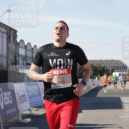 03.10.2025 - Köhlbrandbrückenlauf Jannik Wohlers http://msf.ph/oto/9097670 03.10.2025 12:56:03 Ziel 4041, 5966, 6778 meine-sportfotos.de