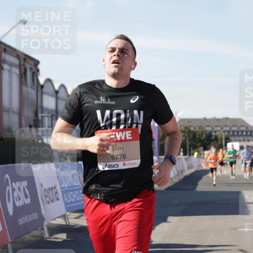 03.10.2025 - Köhlbrandbrückenlauf Jannik Wohlers http://msf.ph/oto/9097680 03.10.2025 12:56:03 Ziel 4041, 5966, 6778 meine-sportfotos.de