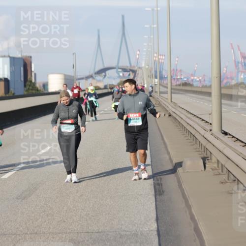 03.10.2025 - Köhlbrandbrückenlauf Jannik Wohlers http://msf.ph/oto/9097726 03.10.2025 10:18:38 Position 3 2548, 2182 meine-sportfotos.de