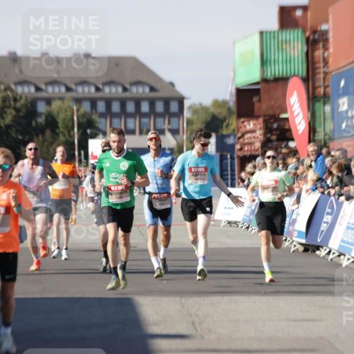 03.10.2025 - Köhlbrandbrückenlauf Jannik Wohlers http://msf.ph/oto/9097728 03.10.2025 12:56:07 Ziel 4041, 4114, 4123, 5966, 6489, 6778 meine-sportfotos.de
