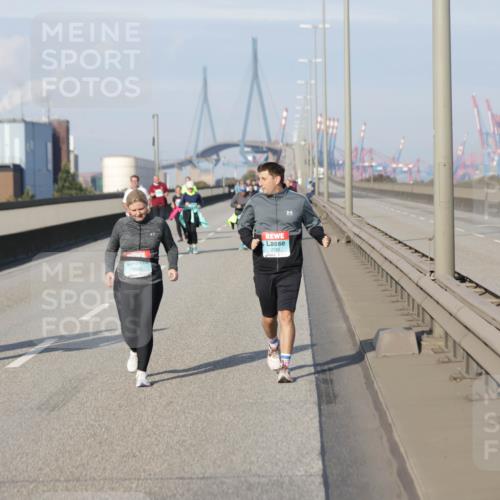 03.10.2025 - Köhlbrandbrückenlauf Jannik Wohlers http://msf.ph/oto/9097747 03.10.2025 10:18:39 Position 3 2548, 2182 meine-sportfotos.de