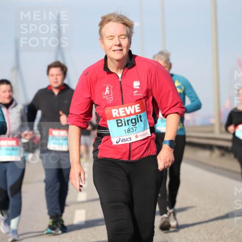 03.10.2025 - Köhlbrandbrückenlauf Jannik Wohlers http://msf.ph/oto/9097748 03.10.2025 10:16:23 Position 3 1837 meine-sportfotos.de