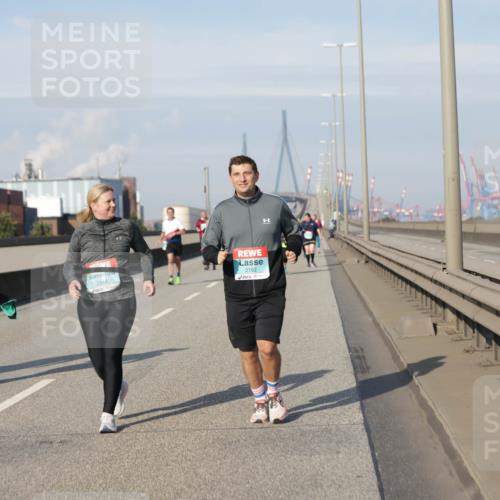 03.10.2025 - Köhlbrandbrückenlauf Jannik Wohlers http://msf.ph/oto/9097764 03.10.2025 10:18:41 Position 3 2548, 2182 meine-sportfotos.de