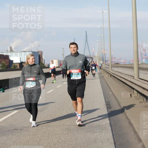 03.10.2025 - Köhlbrandbrückenlauf Jannik Wohlers http://msf.ph/oto/9097768 03.10.2025 10:18:41 Position 3 2548, 2182 meine-sportfotos.de