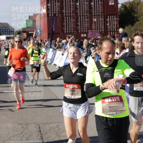 03.10.2025 - Köhlbrandbrückenlauf Jannik Wohlers http://msf.ph/oto/9097782 03.10.2025 13:22:35 Ziel 4481, 4482, 4508, 5122, 5125, 5167, 5213, 5214, 5272, 5675, 5839, 5928, 5933, 5982, 6261, 6300, 6413, 6733 meine-sportfotos.de