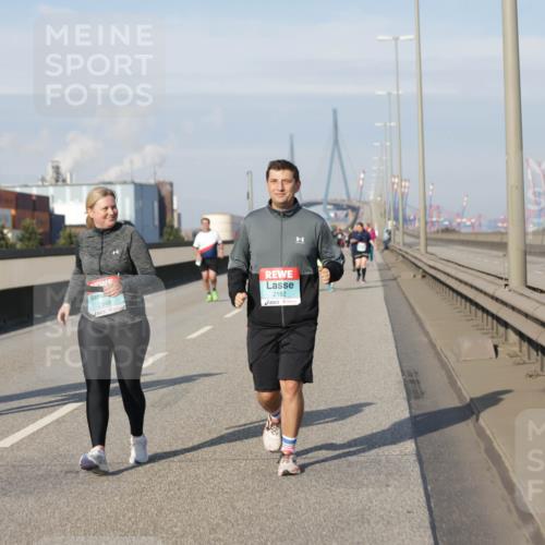 03.10.2025 - Köhlbrandbrückenlauf Jannik Wohlers http://msf.ph/oto/9097789 03.10.2025 10:18:41 Position 3 2548, 2182 meine-sportfotos.de