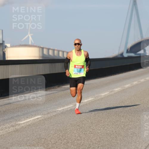 03.10.2025 - Köhlbrandbrückenlauf Lena Gebhardt http://msf.ph/oto/9097796 03.10.2025 09:34:03 Position 2 3807 meine-sportfotos.de