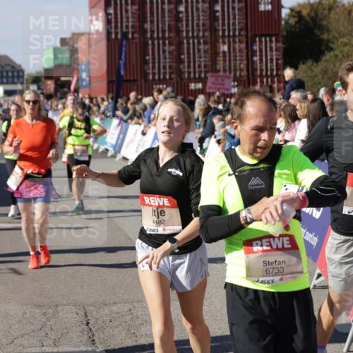 03.10.2025 - Köhlbrandbrückenlauf Jannik Wohlers http://msf.ph/oto/9097797 03.10.2025 13:22:35 Ziel 4481, 4482, 4508, 5122, 5125, 5167, 5213, 5214, 5272, 5675, 5839, 5928, 5933, 5982, 6261, 6300, 6413, 6733 meine-sportfotos.de